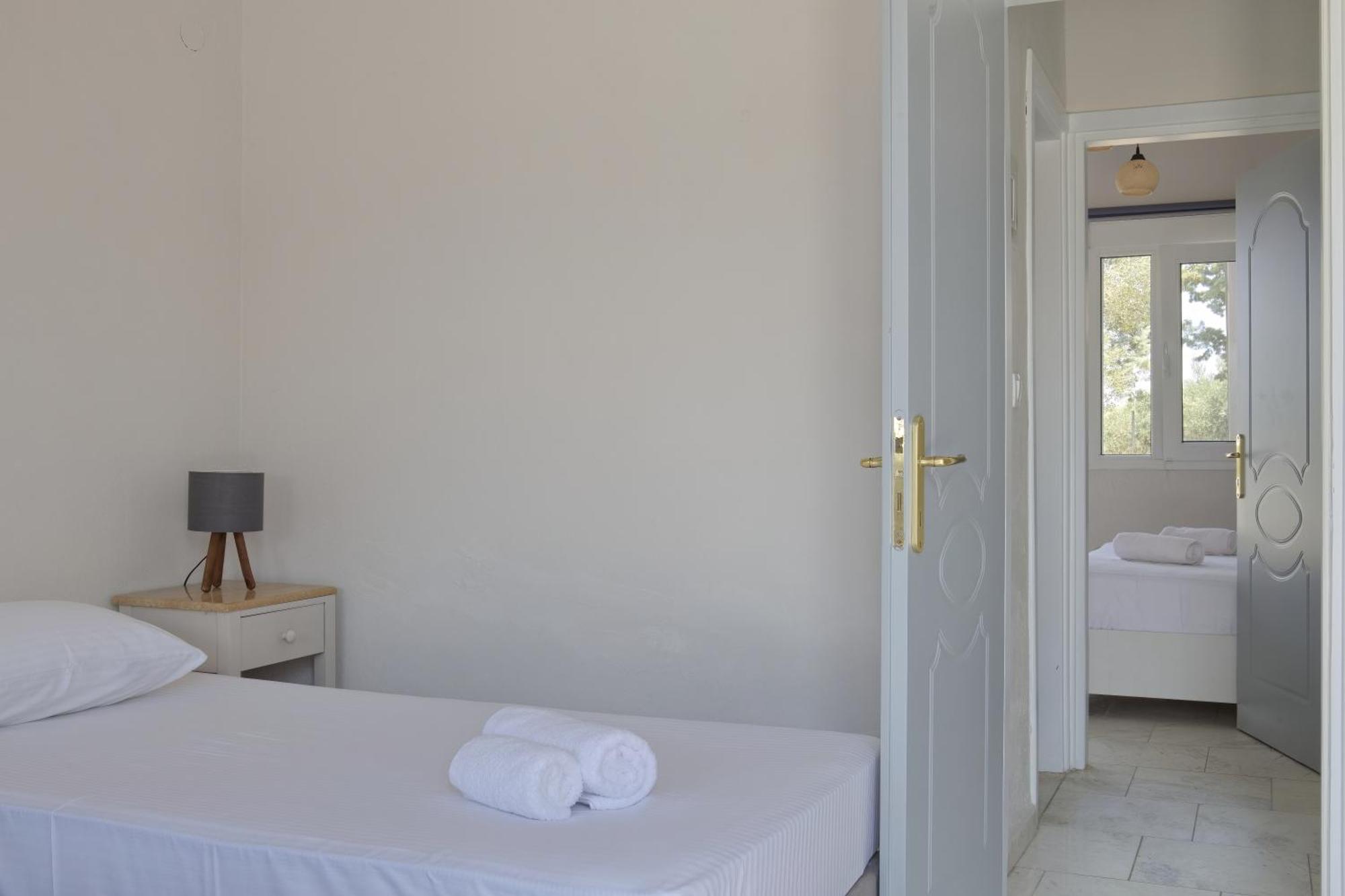 Marele Hills Apartments Néa Fókaia Bagian luar foto
